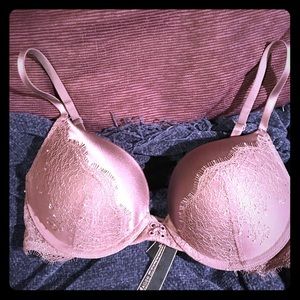 NWOT 💕Victoria’s Secret push up bra